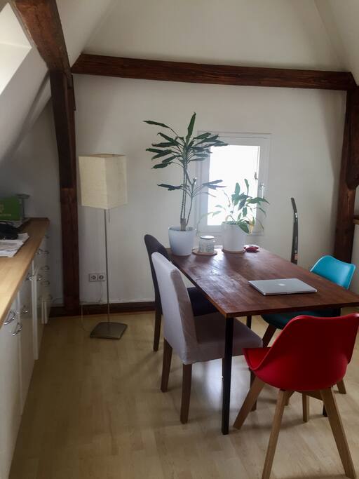 Kitchen, diner area