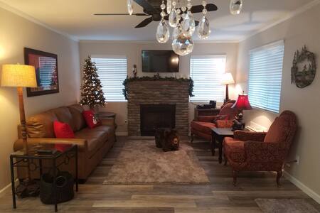 Walk to town,  No Stairs, Spotlessly Clean