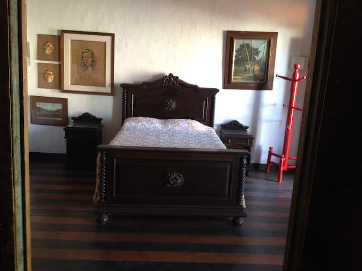 蒂比里男爵夫人（ Baroness of Tibirí ）双人房。