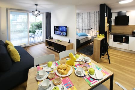 ★ Golden Oak ★FREE Garage & Bikes ★ Private Patio