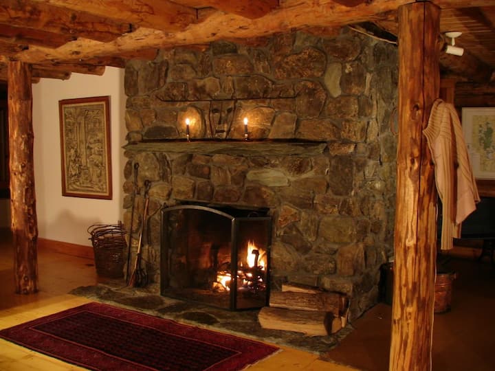 Beautiful Green Mountain Log House Houses for Rent in Granville