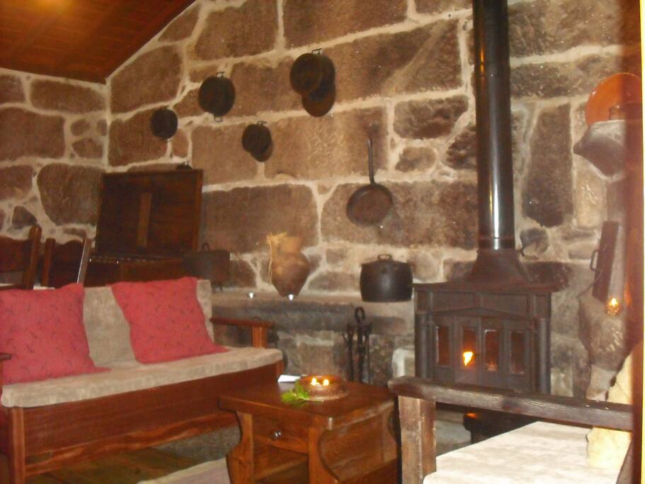 sala com lareira