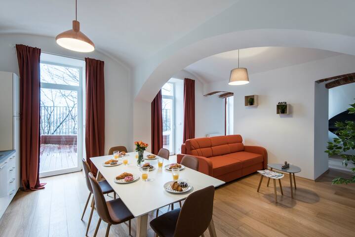 💙pragueforyou💙 Perfect apt for 15pers w/ terrace gallery image 2
