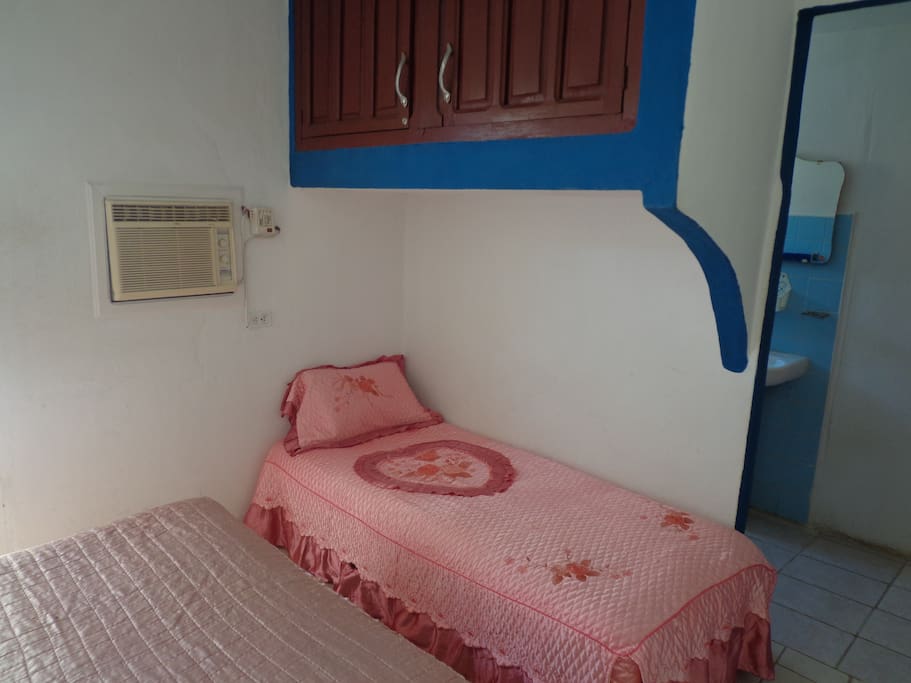 cama personal de la habitacion