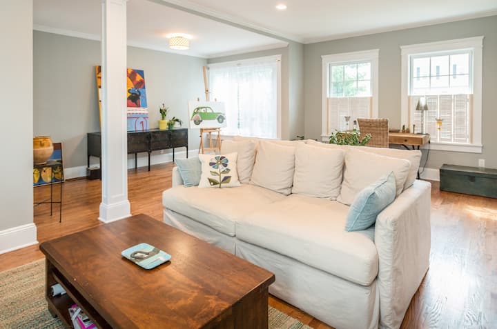 Sunny Room in charming 1920 house