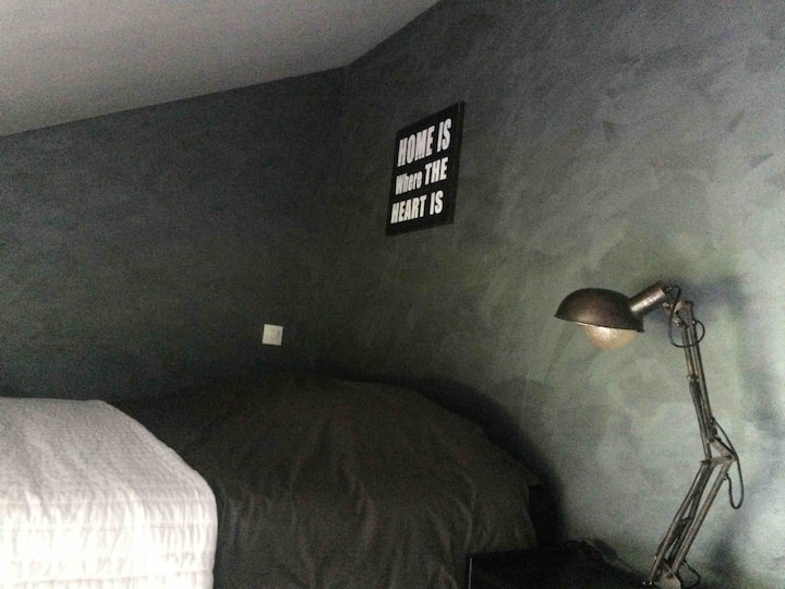 سرير غرفة نوم إضافية 140
غير مناسب للرضع