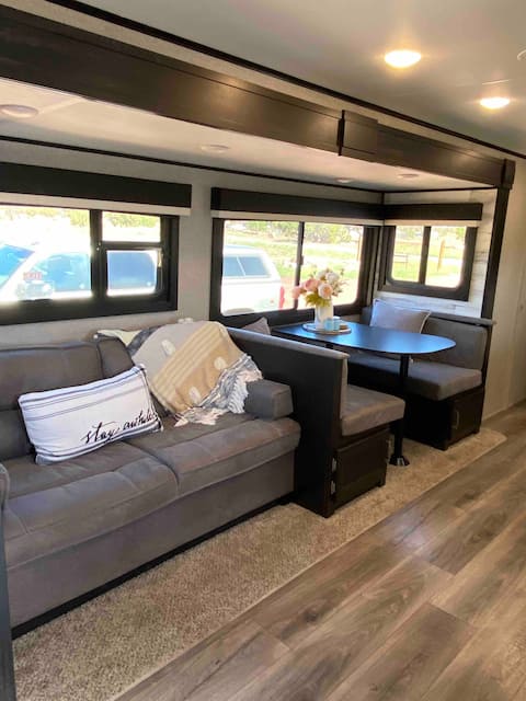 Popular Airbnb listing: Adorable guest house Private Patio Great location in Valle