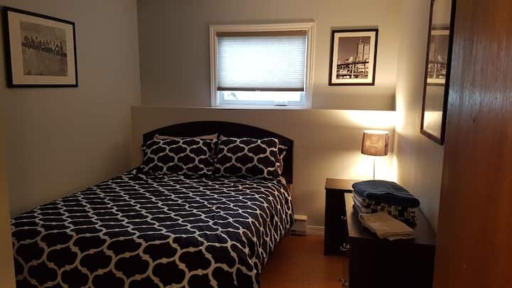 Comfortable, Clean, Quiet, 2 Bedroom Apartment