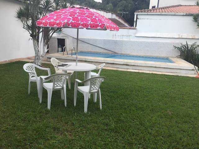 Entire home with 1 bedrooms in Guarujá - CASA COM PISCINA NA PRAIA DO TOMBO GUARUJÁ