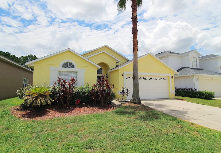 Four Bedroom Villa With Lake View And Private Pool- 3miles To Disney! - Four Corners, FL