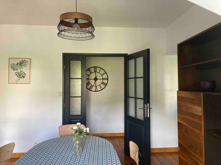 Au Bord Du Quai : Bel Appartement,3*, Plein Centre - La Bourboule
