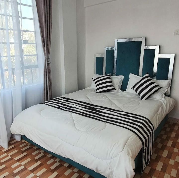 Manželská posteľ. 5×6. 