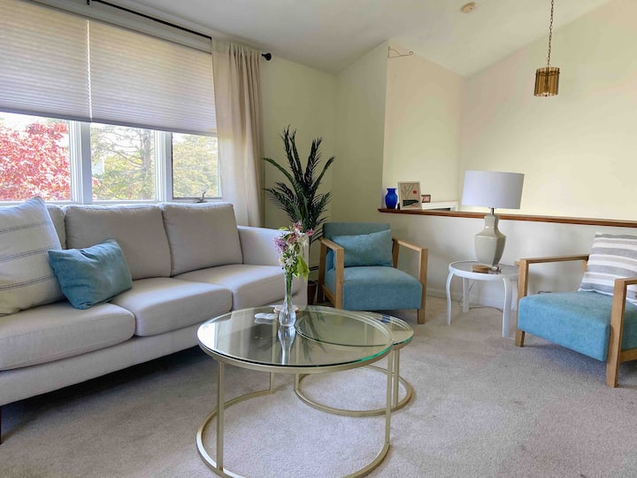 Beach House Getaway: Chill, Grill & Walk To Beach! - Narragansett, RI