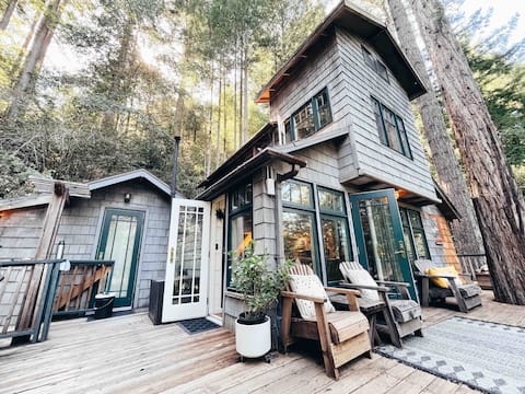 Cozy, Hot Tub, Treehouse Cabin, Hi-Spd Wi-Fi
