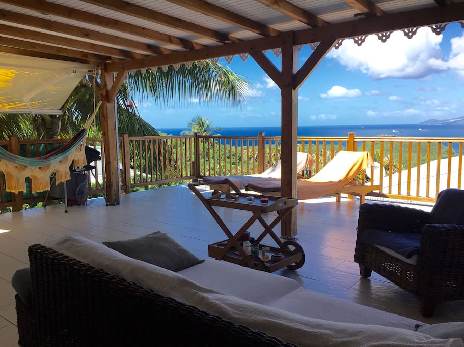 Terrasse avec superbe vue mer