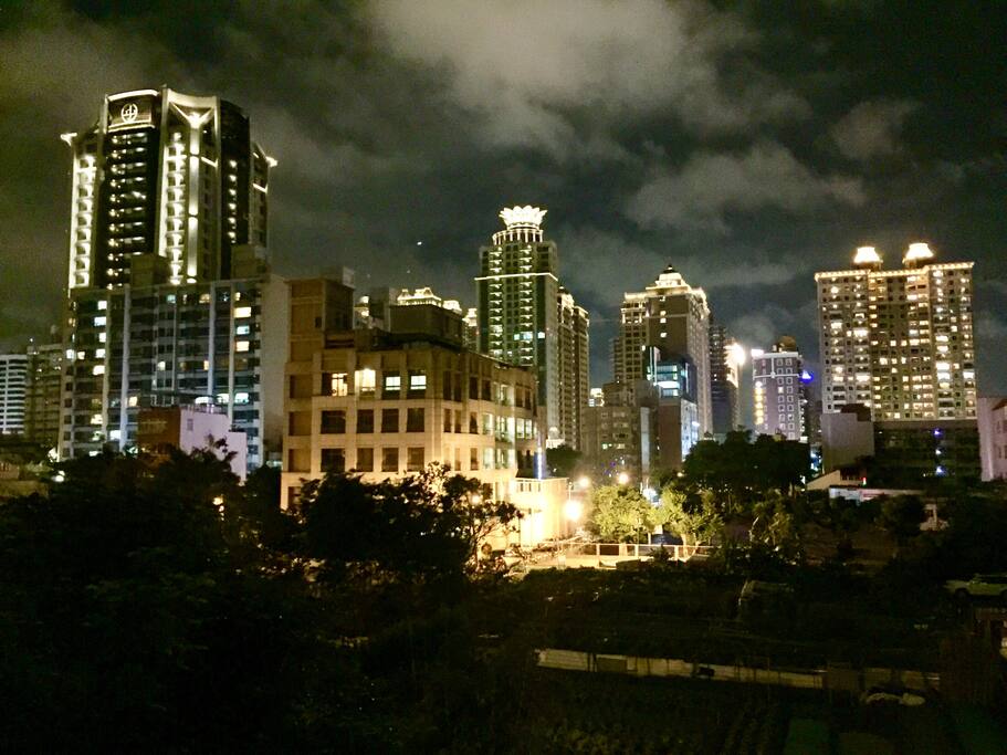 The view from balcony!
陽台景觀!