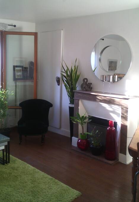 Living room - Salon avec cheminée