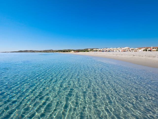 SARDINIA HOUSE 6+PARKING+GARDEN+NEAR LARGE BEACH