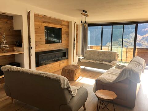 On the slopes, 10-person accommodation, panoramic view