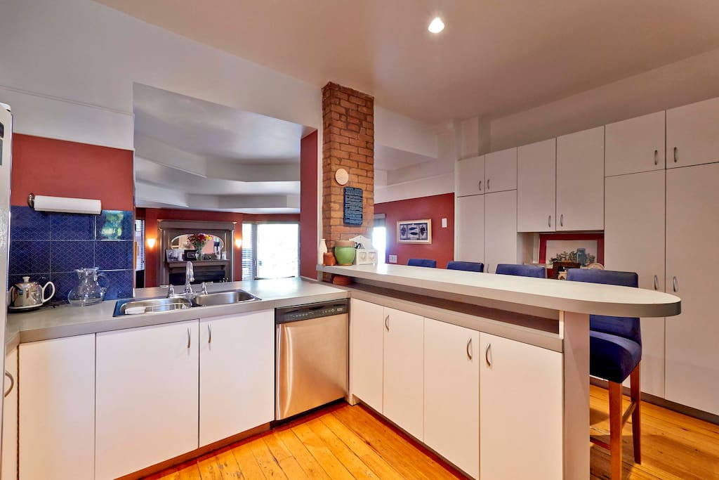 Kitchen eating area