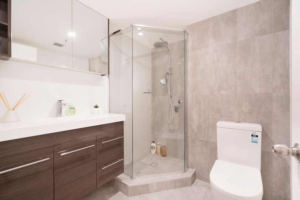 Recently renovated modern ensuite. Shampoo, conditioner and shower gel provided.