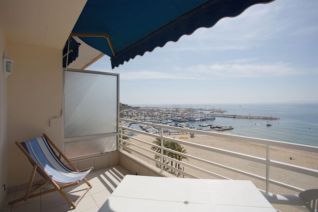 Vue mer 180 °, côté Port du Lavandou