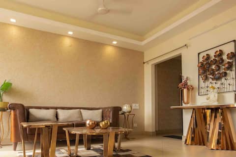 Mirana House - Tasteful, 4BHK Condo near Ram Jhula