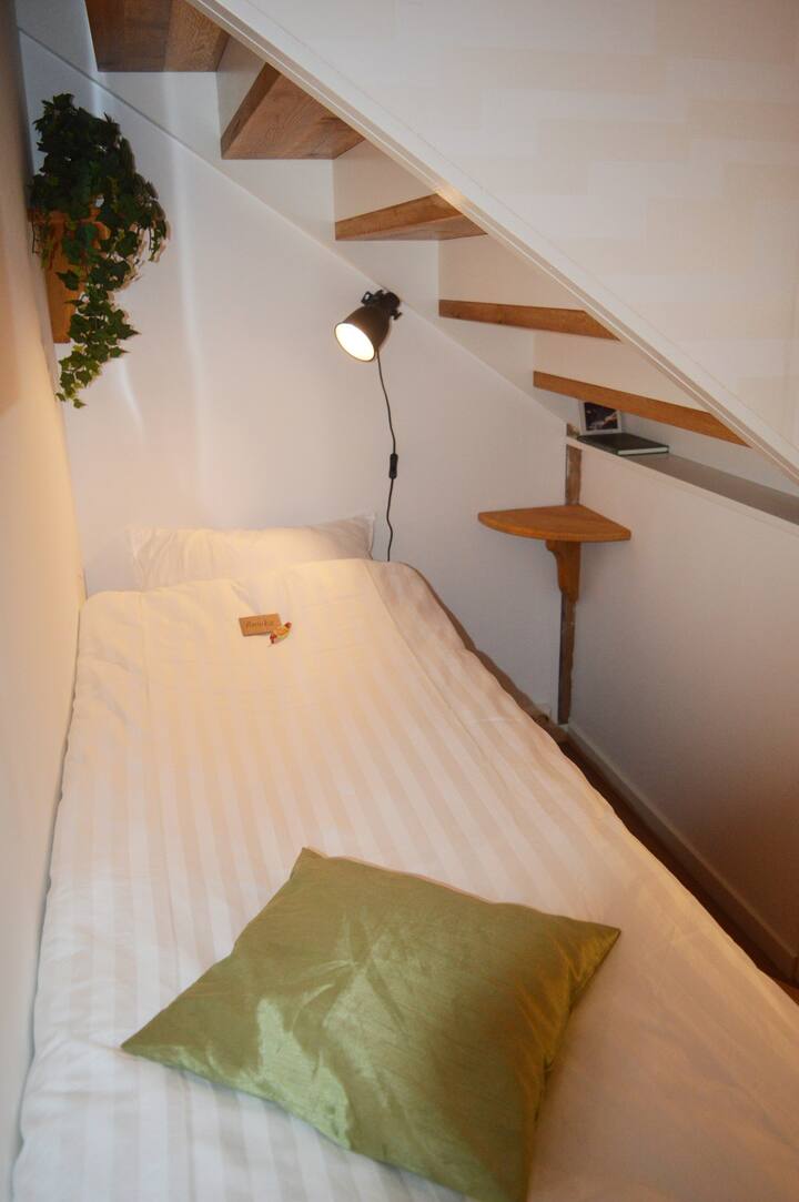 %{ smartskrubben under trappan