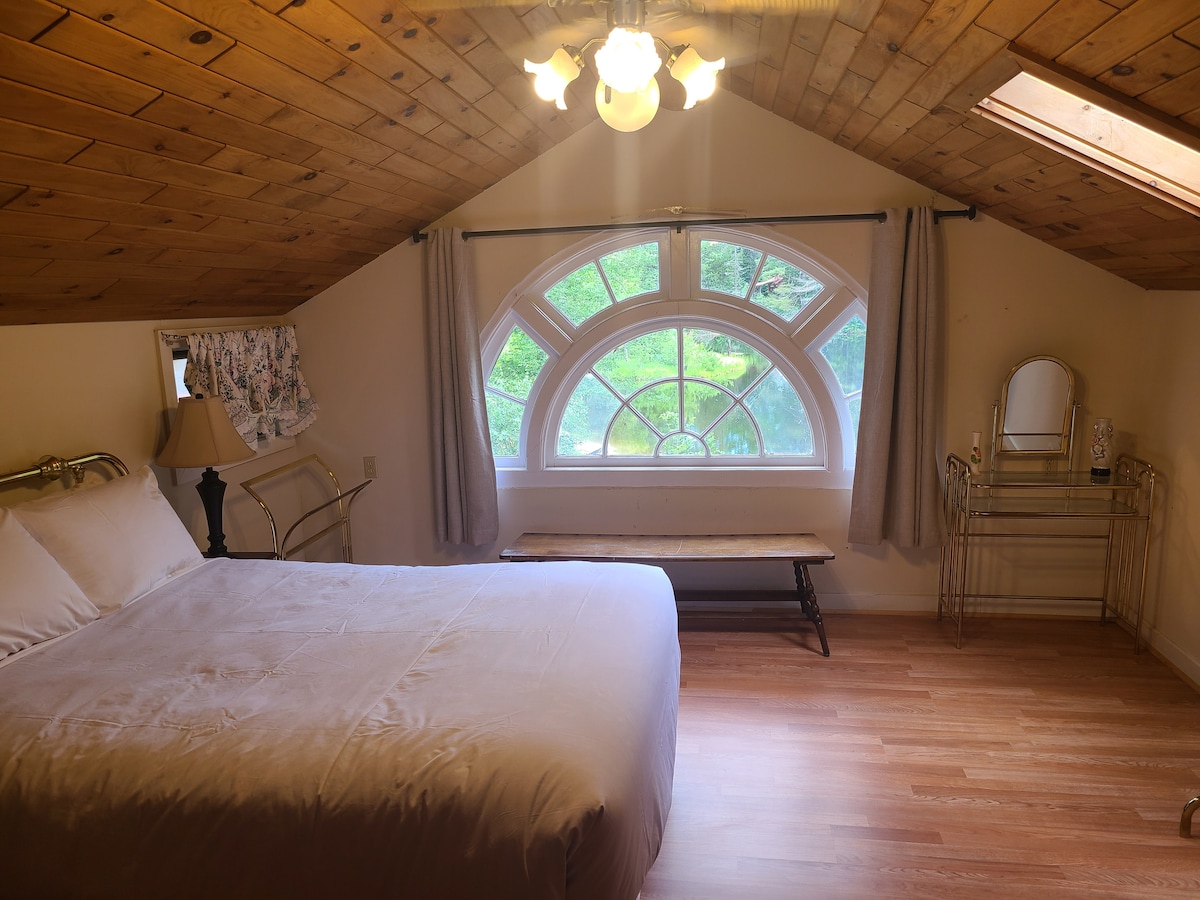 楼上有标准双人床