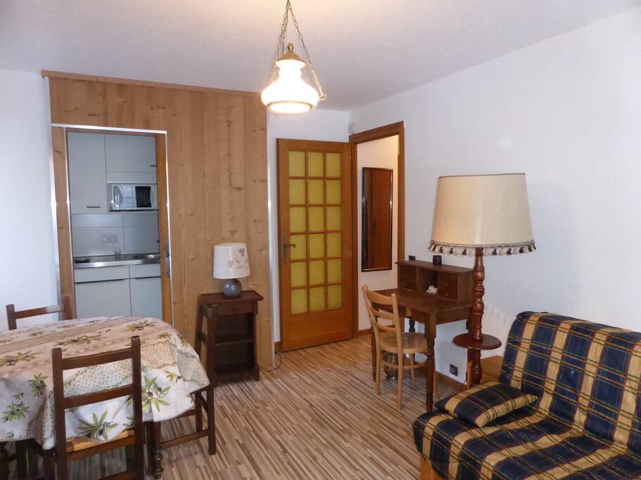 Living-room
View 1
