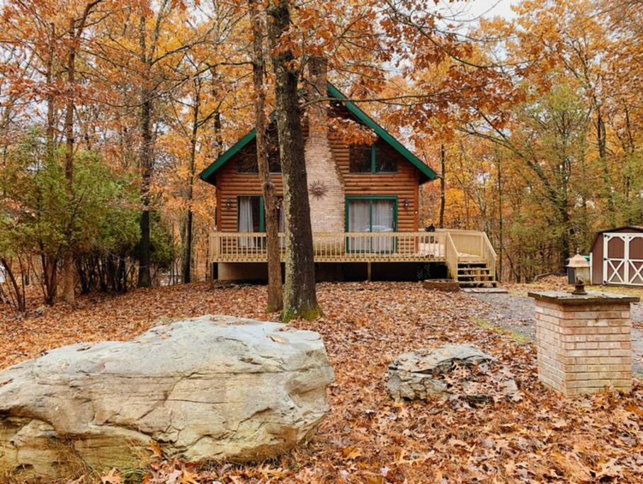 Chic Pocono Cabin Near Bushkill Falls & Water Gap Cabins for Rent in