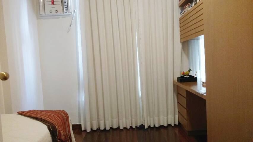 Ideal location Luxury Security 4br 60 FT to Beach gallery image 2