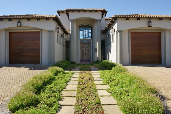 Nature Reserve Villa in Big Bay (Solar + Battery) gallery image 2