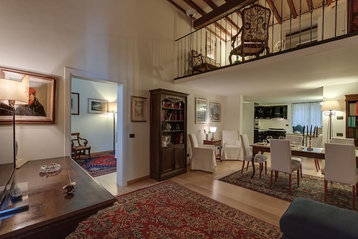 Santa Trinita apartment gallery image 4