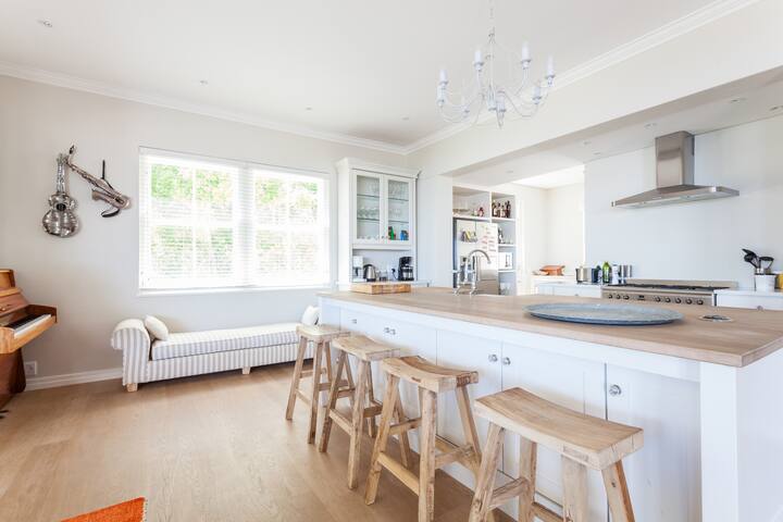 Comrie Villa gallery image 5