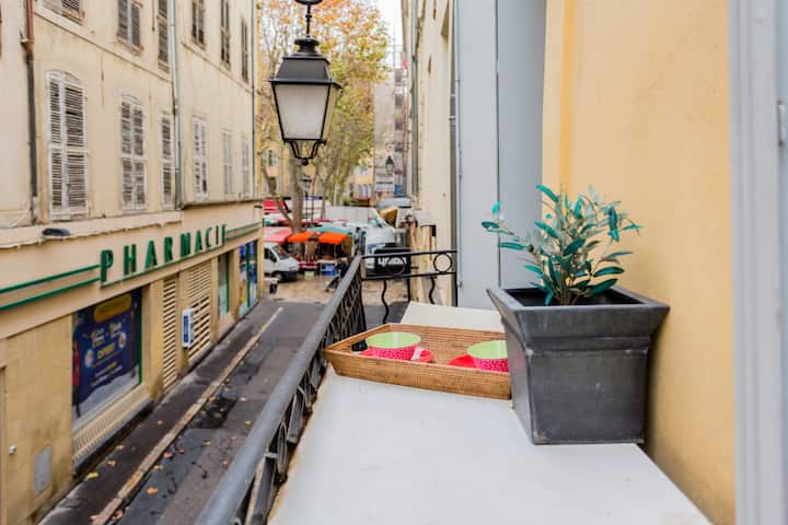 Apartment air con balcony daily market area