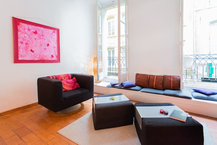 Apartment air con balcony daily market area