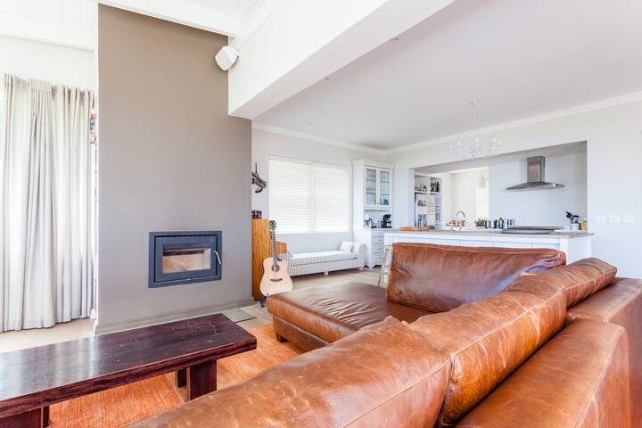 Comrie Villa gallery image 4