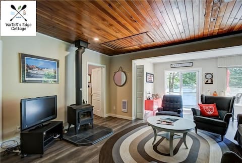 Popular Airbnb listing: WaTeR's Edge Cottage. Muskoka. Skeleton Lake. in Muskoka Lakes