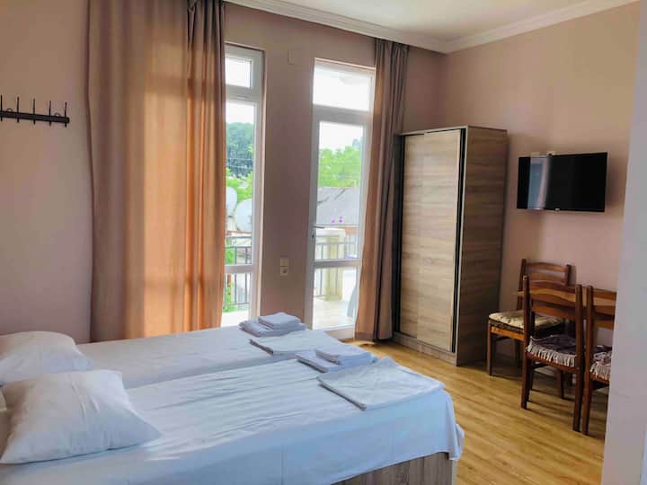 غرفتان  مزدوجتان