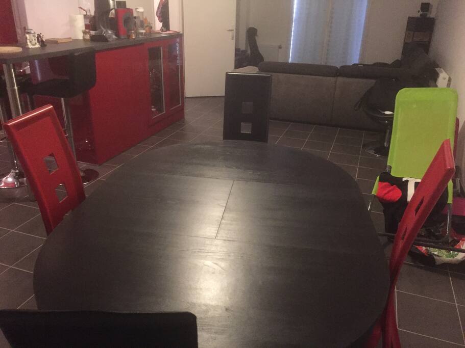 Table de séjour (si besoin)