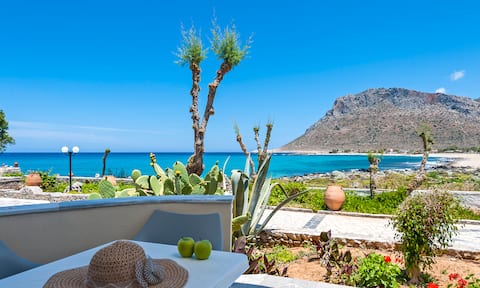 2-bedroom sea view Blue Beach Apartment