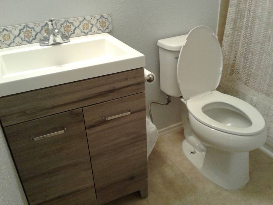 Shared all new modern bathroom