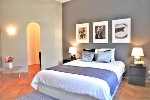 Super spacious apartment at the city centre