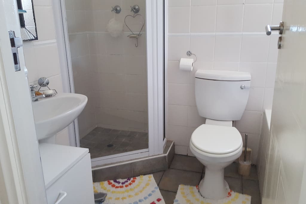Full bathroom