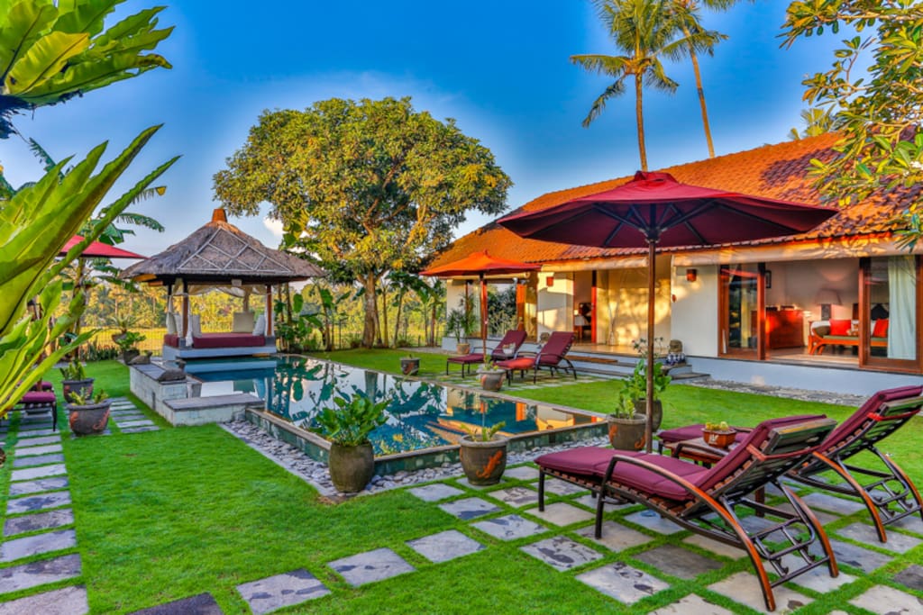 32+ Seminyak 7 Bedrooms, 10 Beds, Great Value Pictures