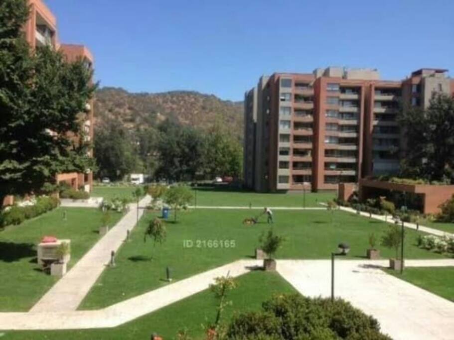 parque con juegos infantiles