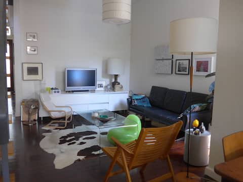 Successful Airbnb property: Redfern Cool 2 Bed Retreat in Redfern