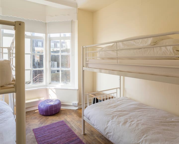 Dhomë gjumi 3
Dy krevate marinari