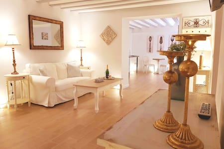 No. 14 - Luxury Couples Accommodation